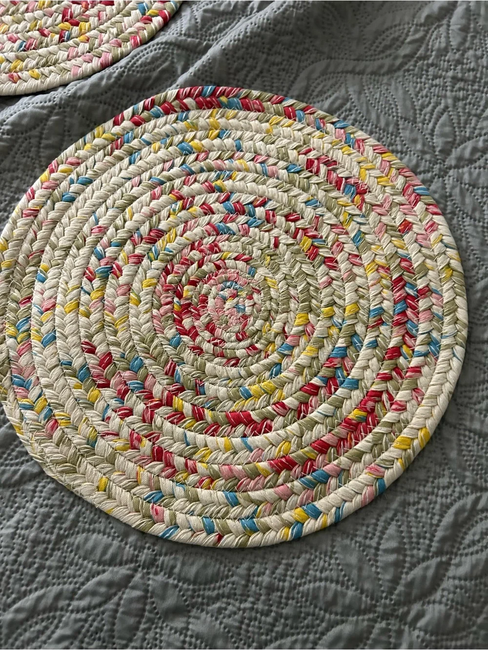 The Pioneer Woman Sweet Rose Braided Placemat .. Set Of Four.